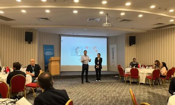 İzmir TIPLab çalıştayında deniz çöplerinin değerlendirilmesine yönelik sunum